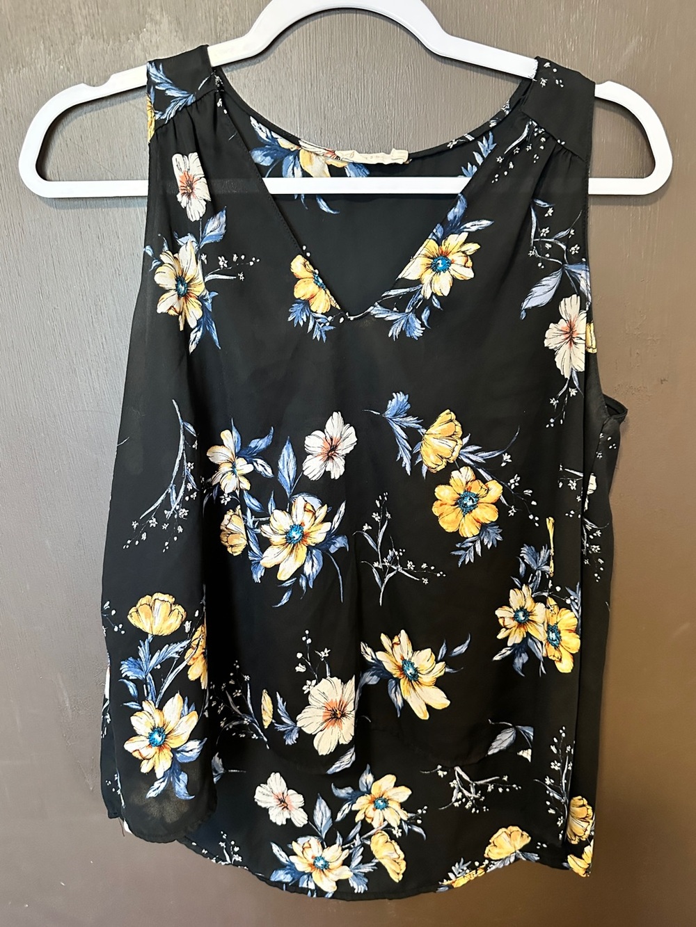 LUSH Black Floral Sleeveless V-Neck High Low Blouse Women’s Summer Top Medium